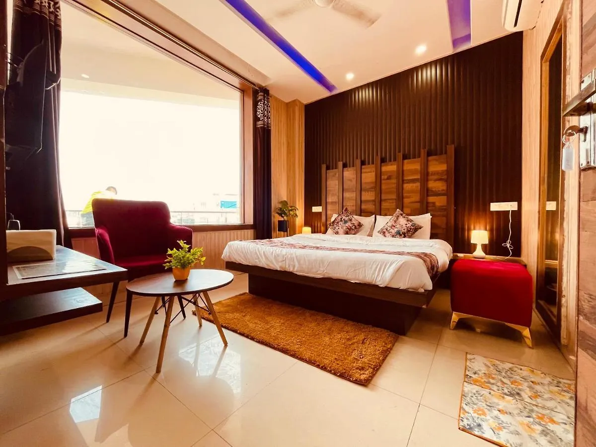 Hotel Pearl Grand, Zirakpur - Top Rated & Most Awarded Property In Tricity Chandigarh 4*,  India