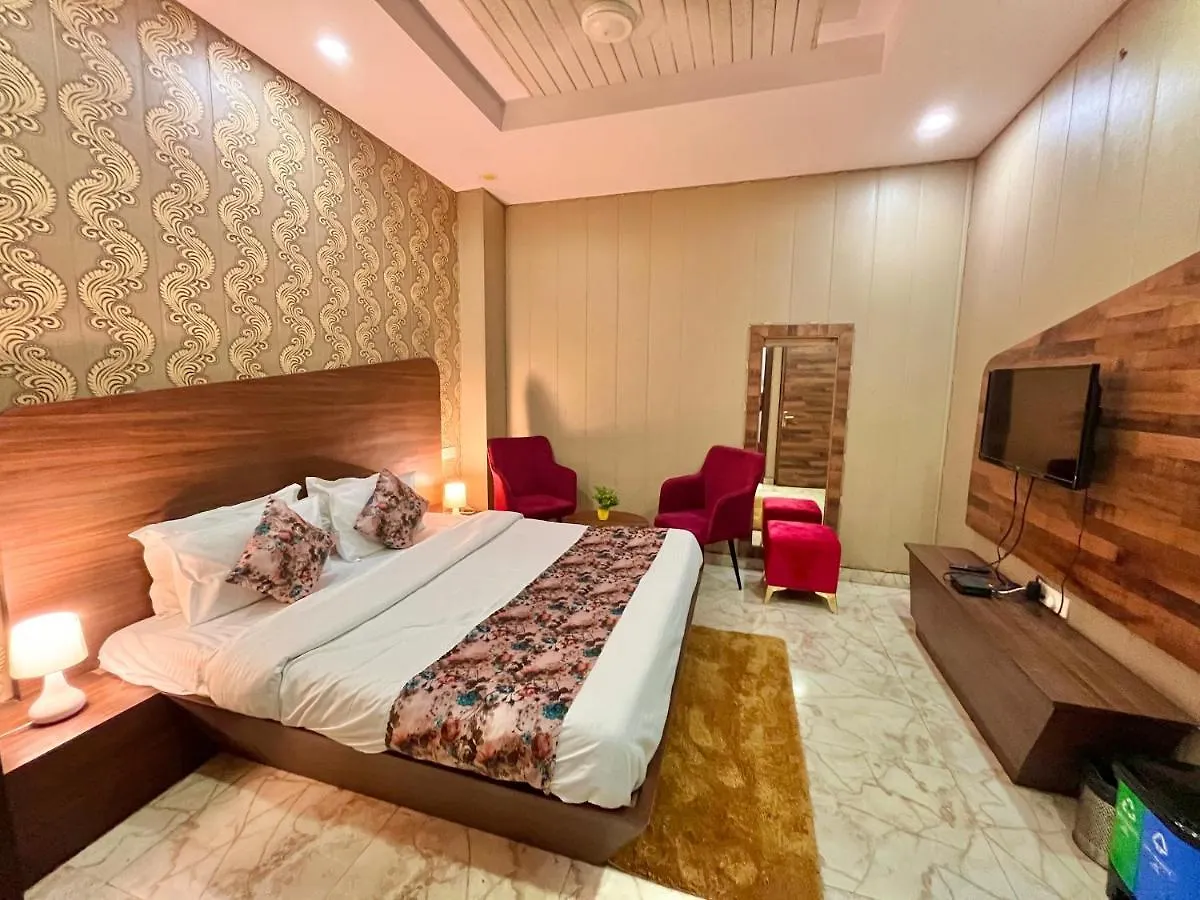 ****  Hotel Pearl Grand, Zirakpur - Top Rated & Most Awarded Property In Tricity Chandigarh India